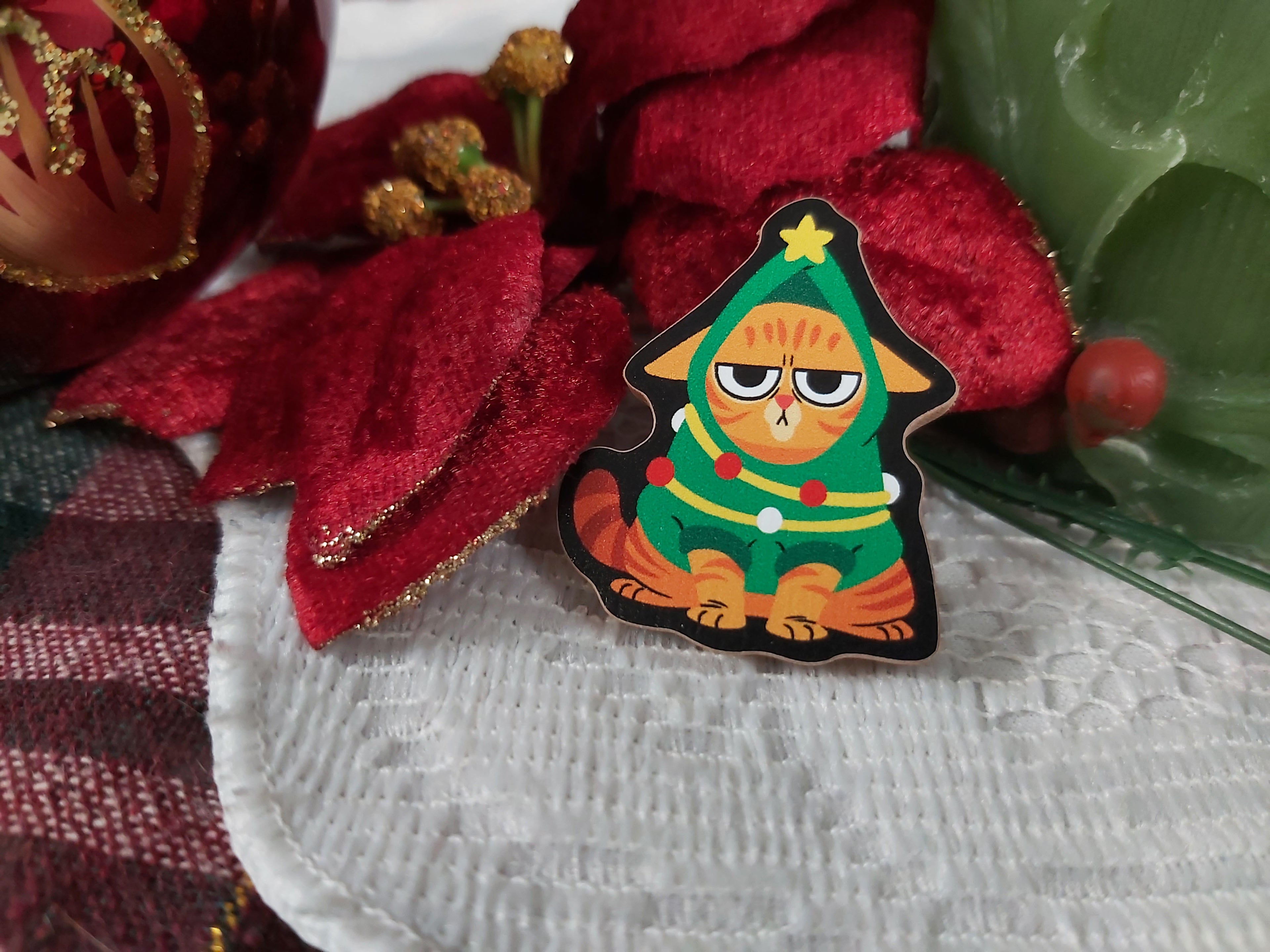 Christmas Tree Kitty 1.5x1.5 Wooden Pin