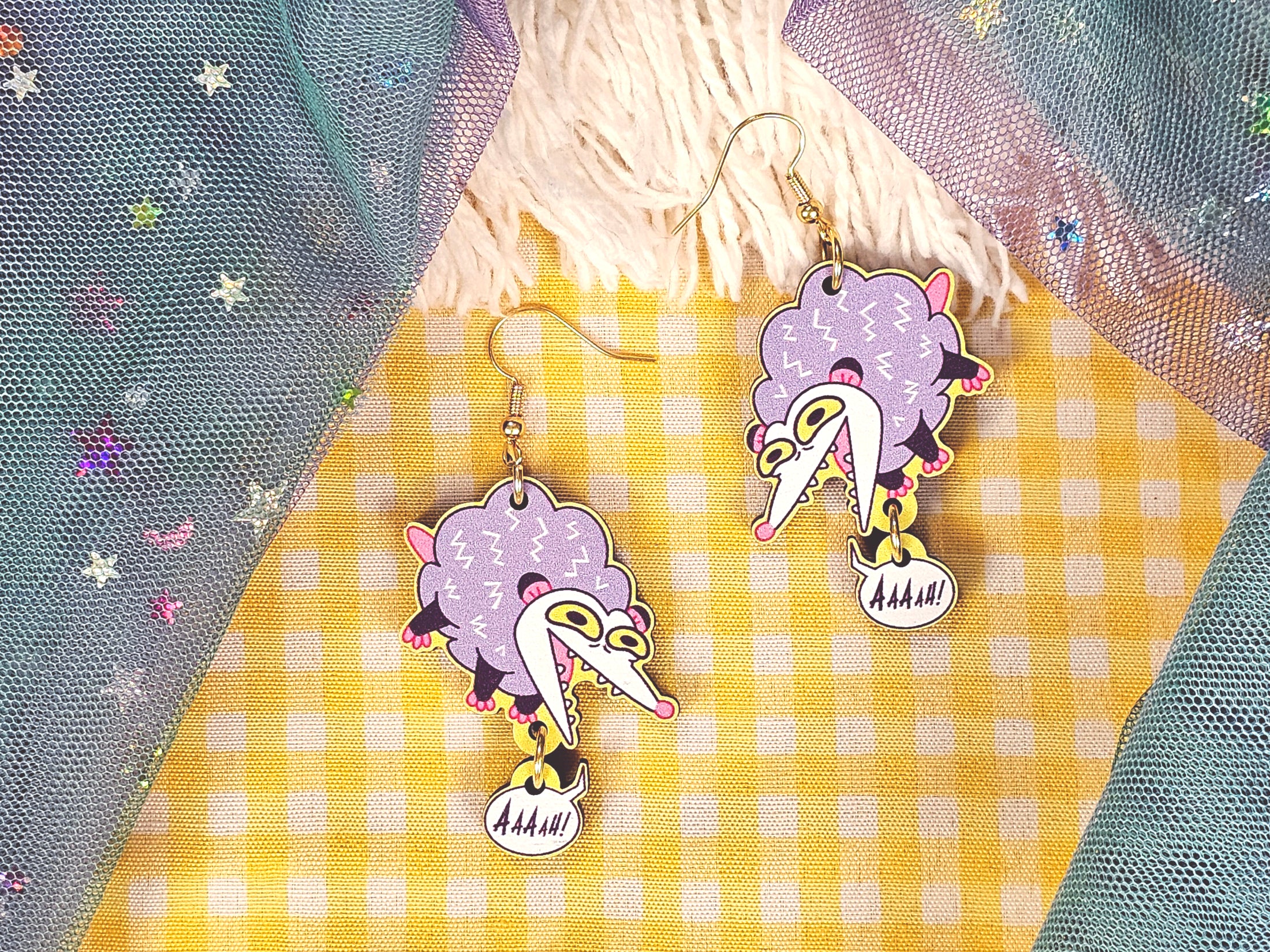 Screaming Opossum Dangle Earrings - Retro 90s Style - Wood